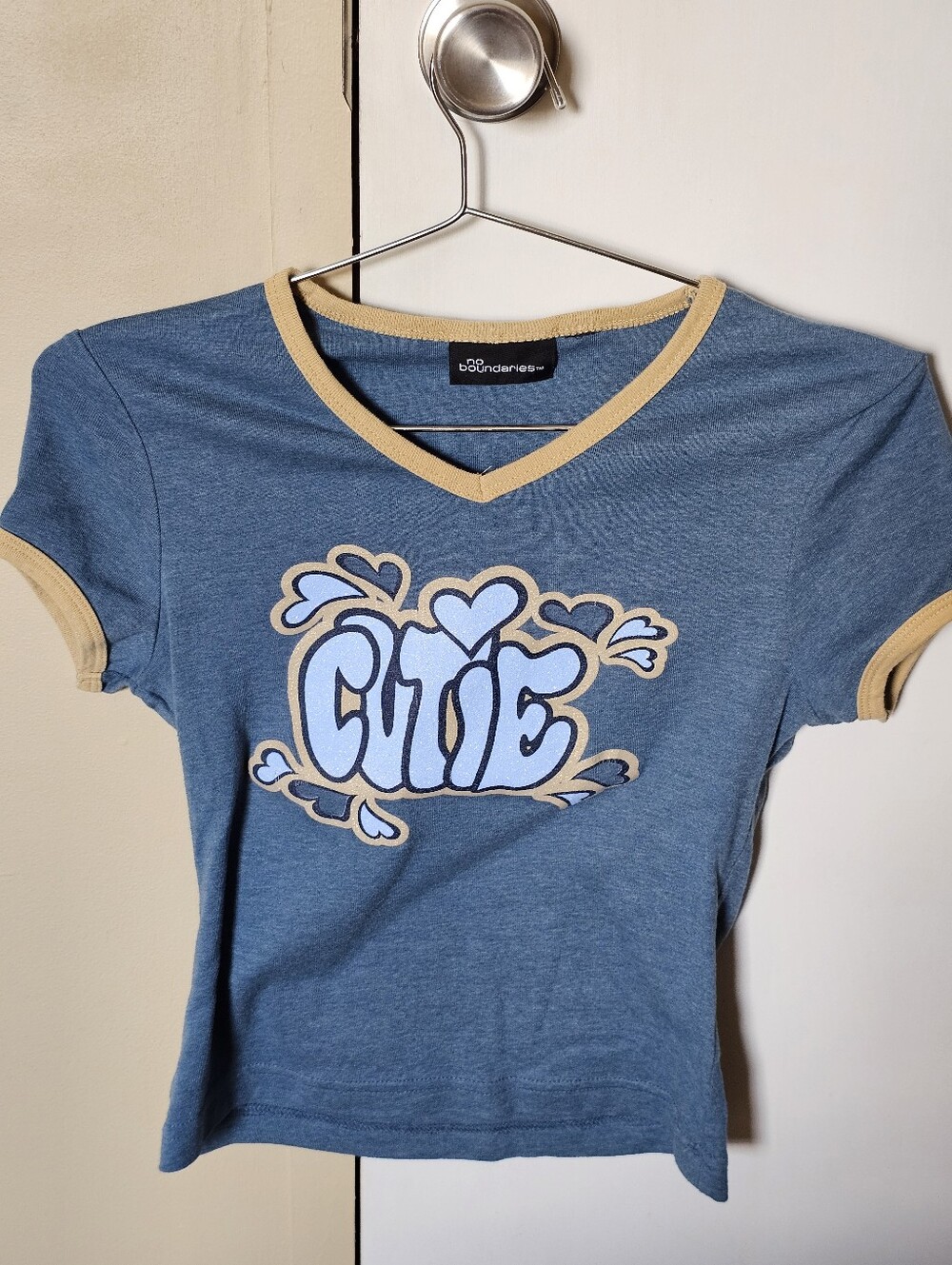 Junior Teen Girls No Boundaries Y2K Graphic Tee Shirt - No Tag Fits Like Small